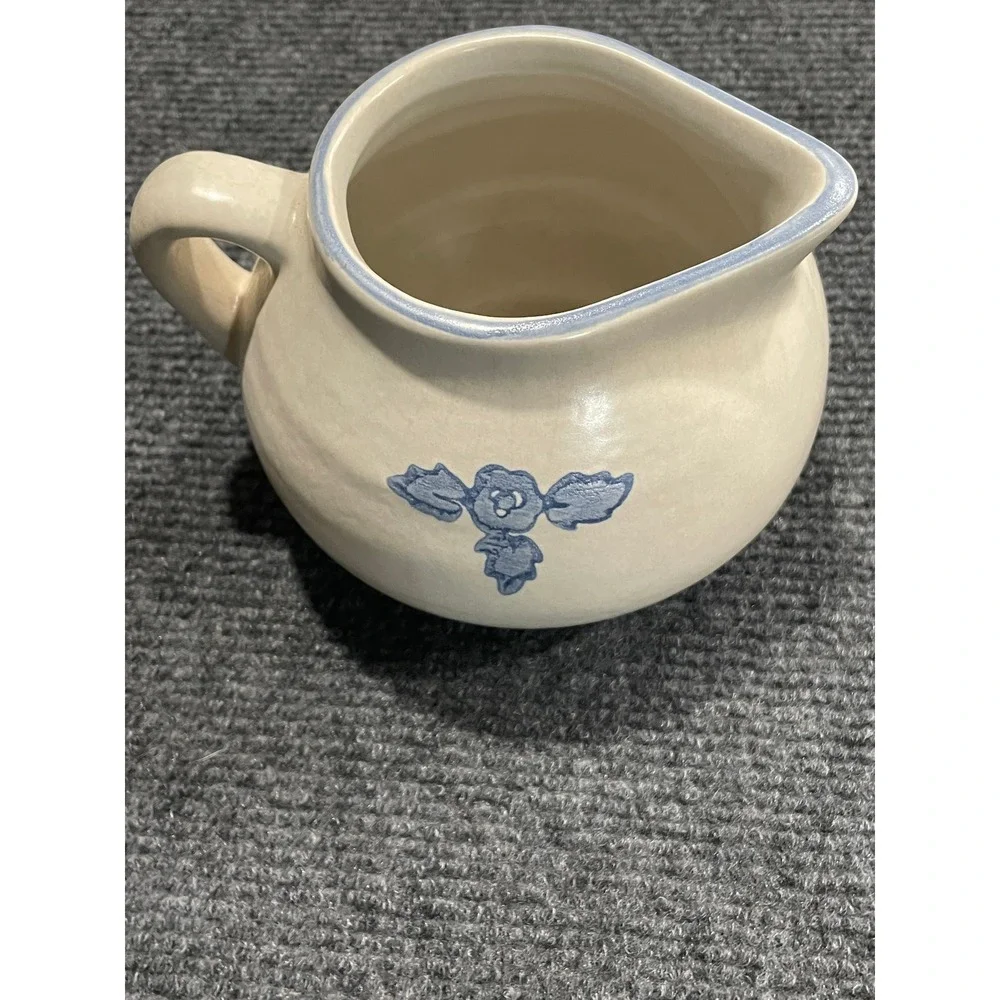 Pfaltzgraff Yorktowne Stoneware Creamer Pitcher Blue Floral Cream Farmhouse USA